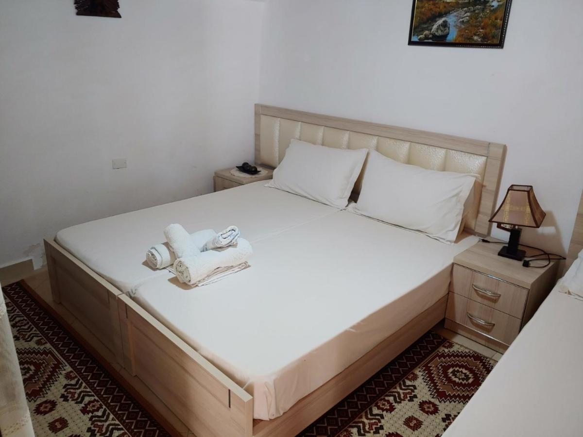 Tomor Shehu Guest House Berat Bagian luar foto