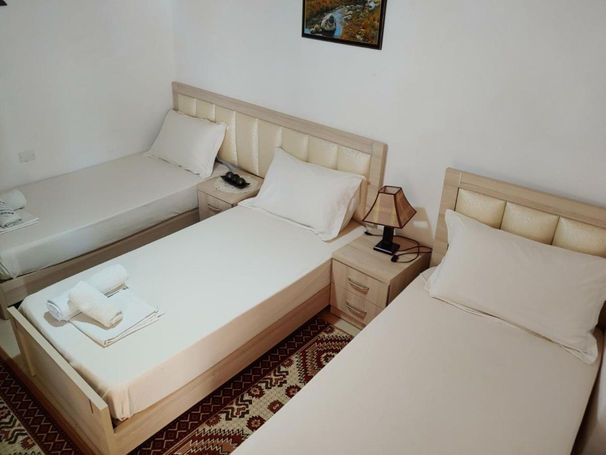 Tomor Shehu Guest House Berat Bagian luar foto