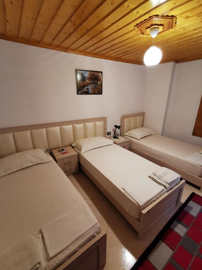 Tomor Shehu Guest House Berat Bagian luar foto