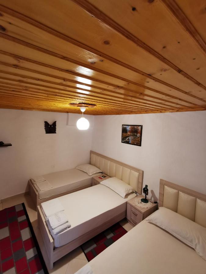 Tomor Shehu Guest House Berat Bagian luar foto